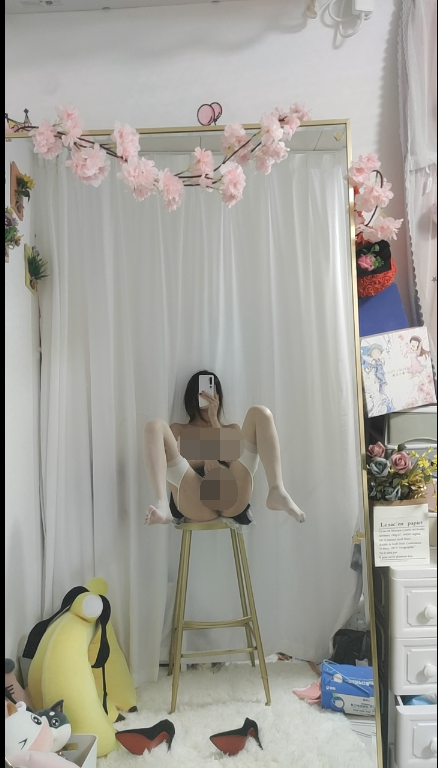 【自打包】自购-足控精品-粉葡萄高价私信福利未流出-女仆装无水印(1V,1G)