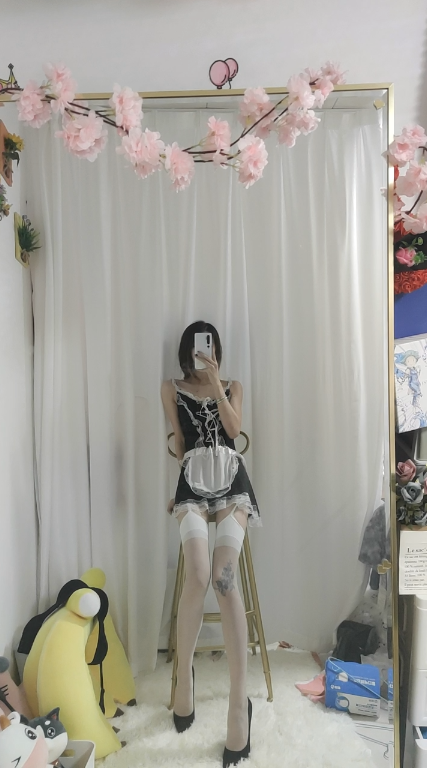 【自打包】自购-足控精品-粉葡萄高价私信福利未流出-女仆装无水印(1V,1G)