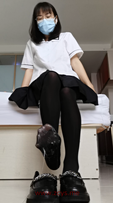 【自打包】足控精品-推特嫩妹眼睛娘-小琪琪文文-超骚美足第3弹（3V,1.52G）