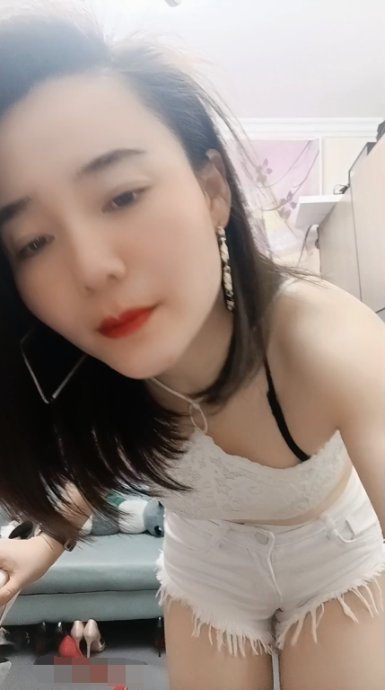 【自打包】自购-足控精品-易直播浪姐美足骚舞自慰啪啪私信福利第5弹(24V,3.13G)