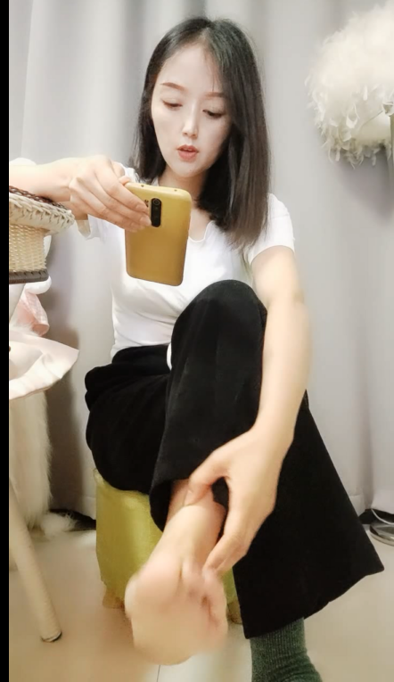 【自打包】源码自录-足控-易直播 椿椿（1V,660M）