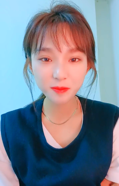 清纯小妹秒变淫荡欲女!1V 1.48G