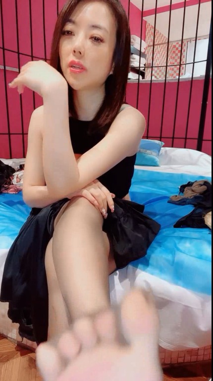 【自打包】源码自录-足控-易直播 baby思思 5(2V,934M)