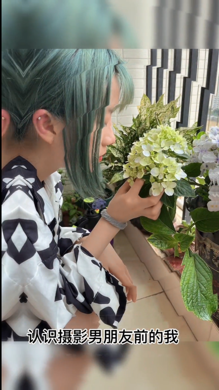 【自打包】窈窕美少女-小桃酱-从清纯到荡妇的过程(24V,1.11G)