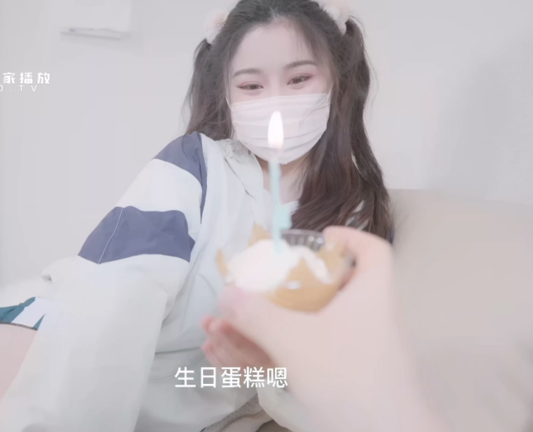 【自打包】onlyfans超人气白虎up-娜娜-阿根廷足球宝贝(1V,2.47G)