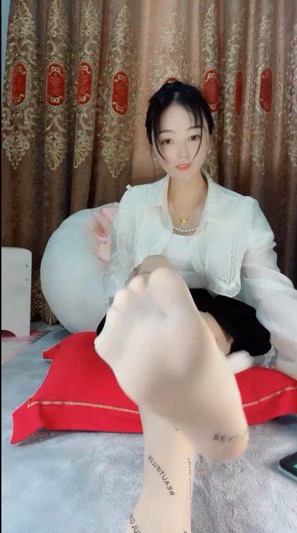 【自打包】源码自录-足控-易直播 万万吖(1V,430M)