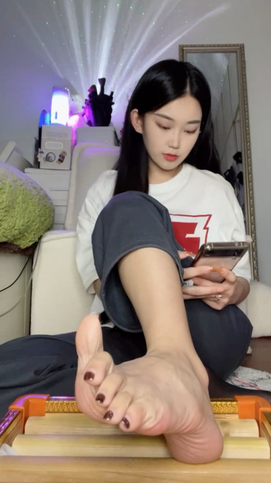源码自录-足控-易直播 椰子水（1V,170M）