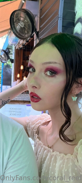 精神污染165弹-onlyfans欧美CD Cassie(coral_reef)-视图合集(7P,9V,2.7G)