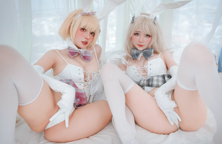 Azami & Sally Dorasnow - White Bunny Girl 【15P134M】