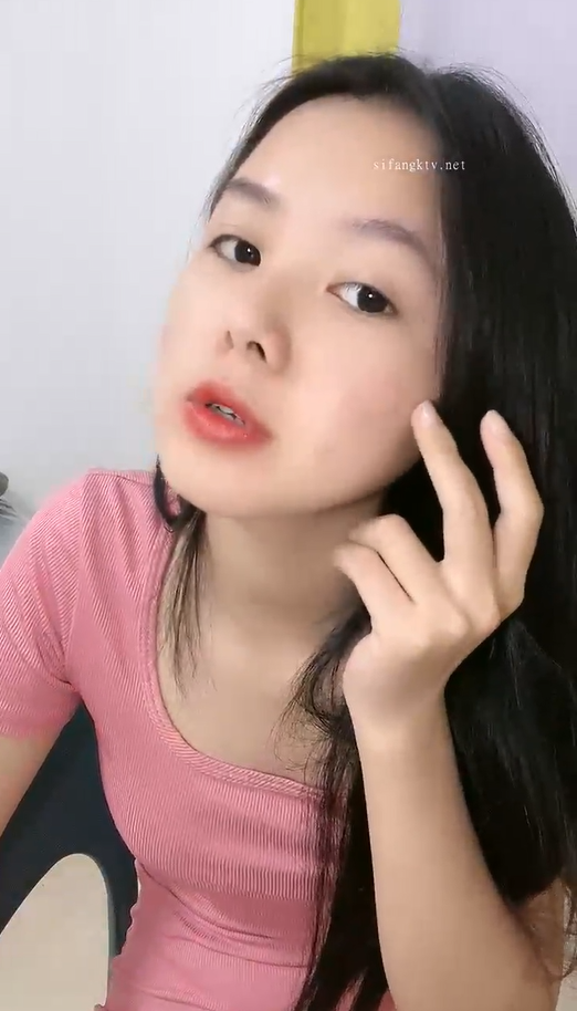 2024年2月,清纯学妹,好乖巧漂亮【小瑜】难得一遇的邻家小美女,BB又粉又嫩,必须珍藏不可错过!【5V1.76G】