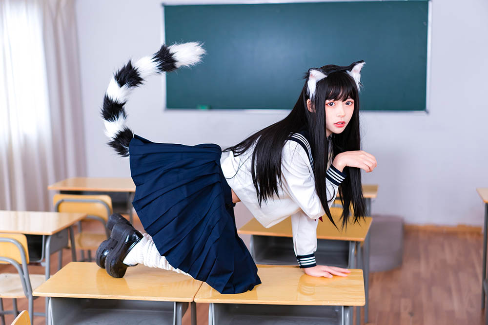 虫皿虫皿 - 猫娘jk制服 [12P][81MB百度云]