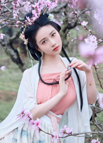 漏点女菩萨- 年年-三月榕(51P,171M)