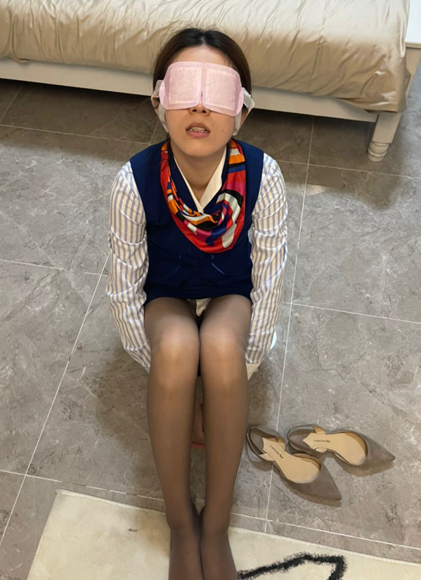终极反差,穷人女神富人母狗,属性拉满,大神【宝马神】豪宅圈养极品性奴母狗日常调教,舔脚喝尿啪啪各种花样SM羞辱