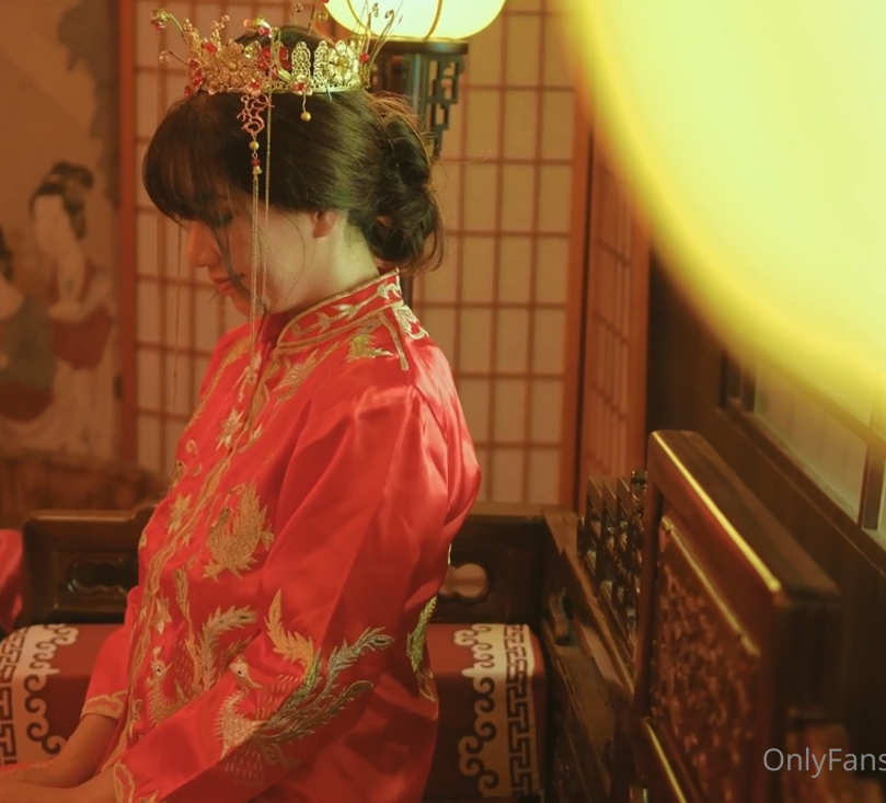 吴梦梦-6.14最新 淫荡新娘的新婚之夜（1V,1.02G）