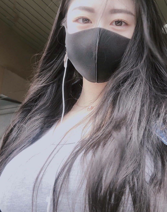 九头身极品女神!推特天然巨乳网红【晴紫】福利群不雅私拍,生孩子后奶水充足群内卖人奶