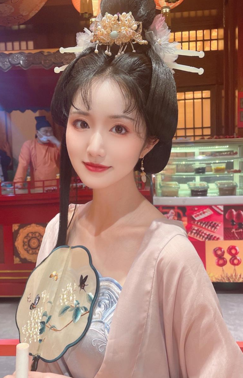 万人求购百万粉女神【焕儿】完整视图,有颜值有身材金主的最爱,啪啪内射调教小母狗