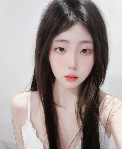 S级完美露脸,推特清纯女神小坏猫最新高价定制,脸穴同框自慰