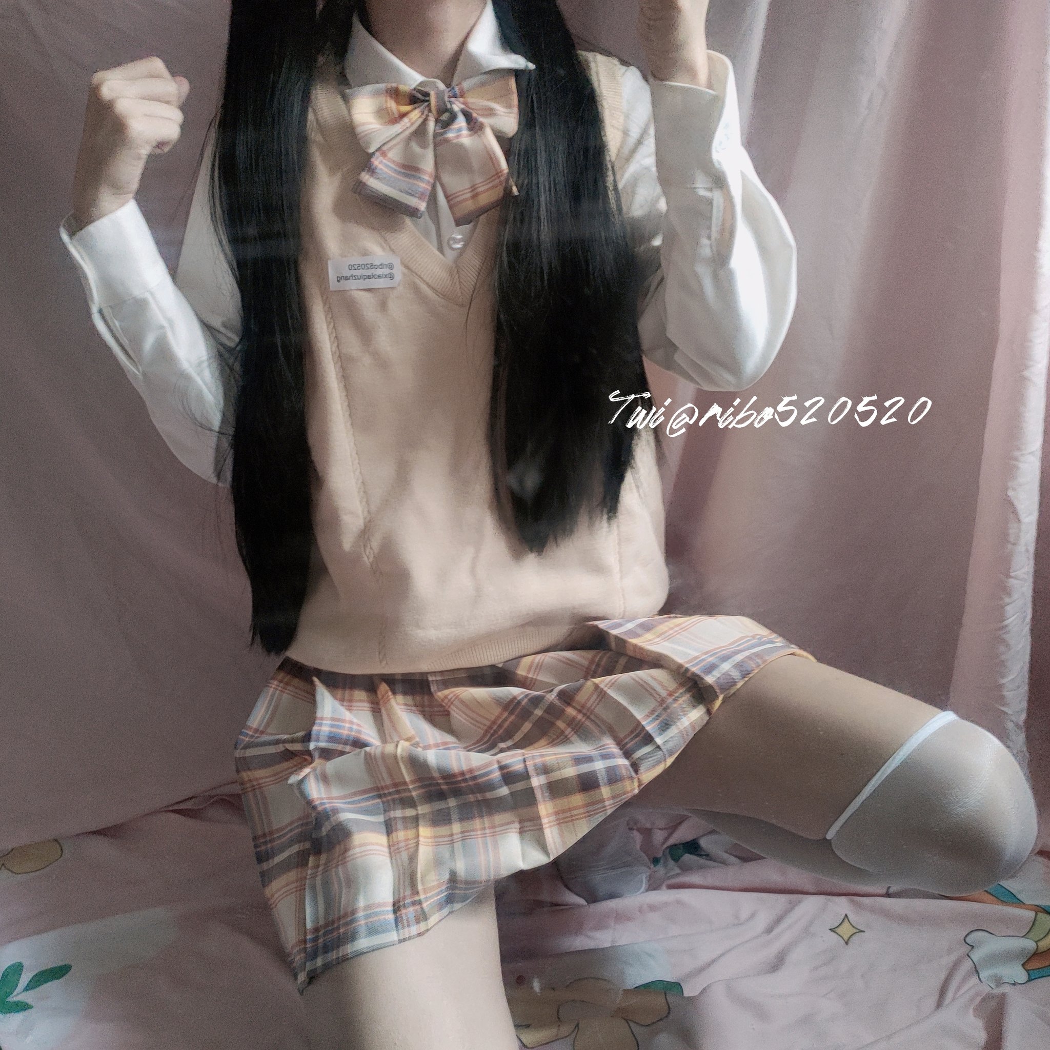 推特萝莉福利姬-里波ribo【33P1V18MB】