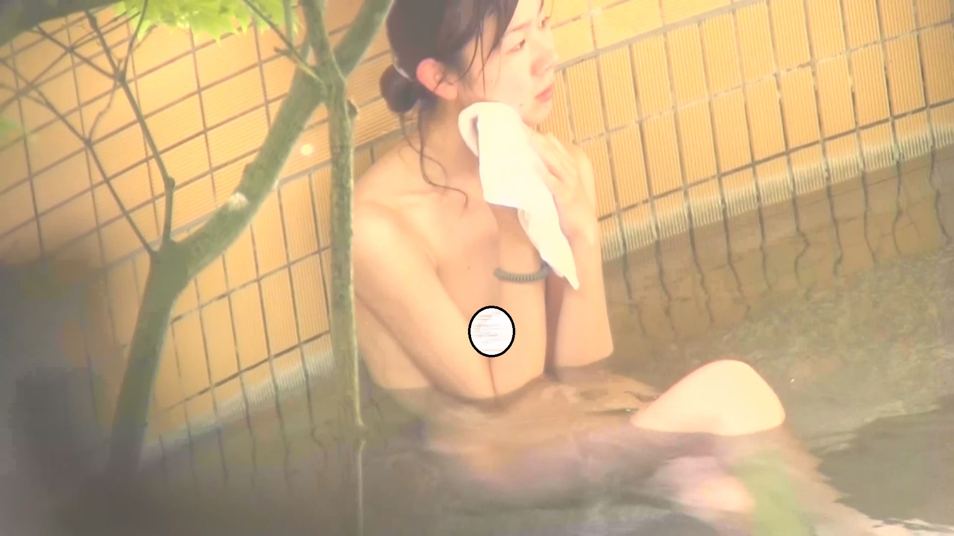 日本美女泡温泉-9【1.9G】