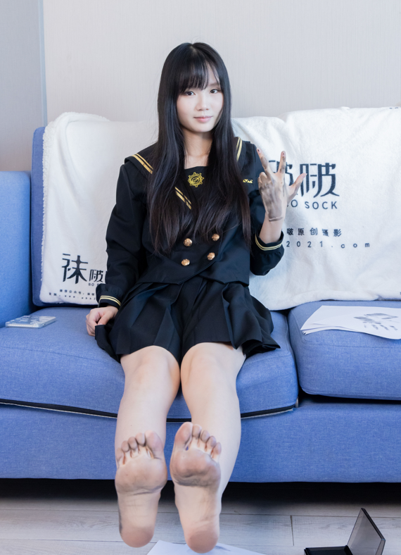 [BoBoSocks袜啵啵] NO.450 甜甜圈 - 皮鞋、白丝、裸足、裸足印泥踩脚印剧情 【142P1V1.6G】