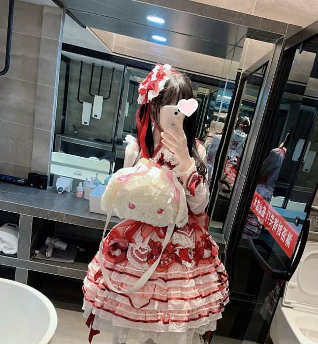 推特顶级萝莉嫩妹-重生之我在X卖屁眼-付费长视频福利(5P,1V,95M)