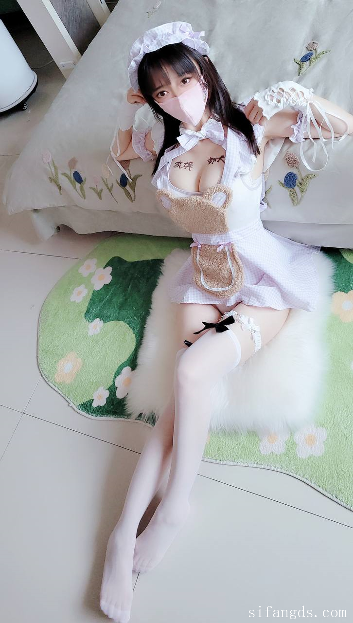 小迷妹 – 定制长视巨乳无毛一线天A4腰极品女神 [60P9V-1.69G]