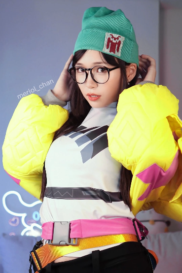 极品cos女菩萨-MERIOL CHAN-绿帽短片合集（4V,134M）