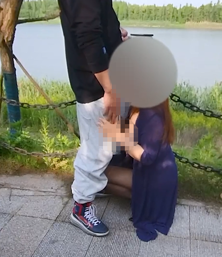 1709 【户外】我在路边被男人肏，被路过的人看见。