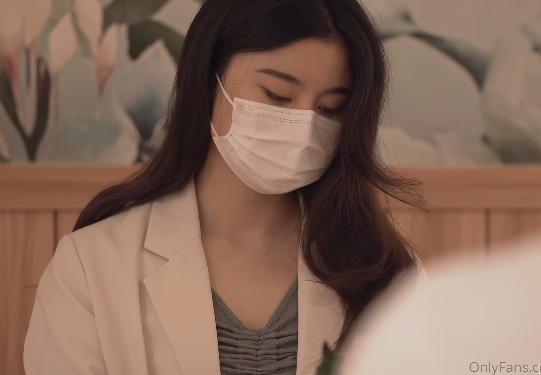 3203 【娜娜nana_taipei】性感黑丝皮裙女教师中出之后还要口爆