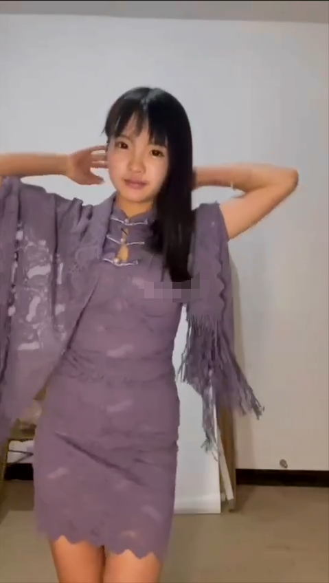 快手颜值嫩妹【燃妹妹】好身材大长腿,无毛白虎穴,道具自慰高潮,大屌插小穴6v