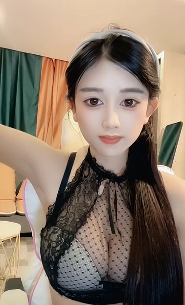 【18岁昆明女模】魔鬼身材