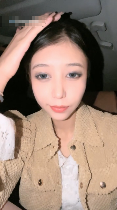 极品尤物模特，夜晚驾车路边车震【3.72g】