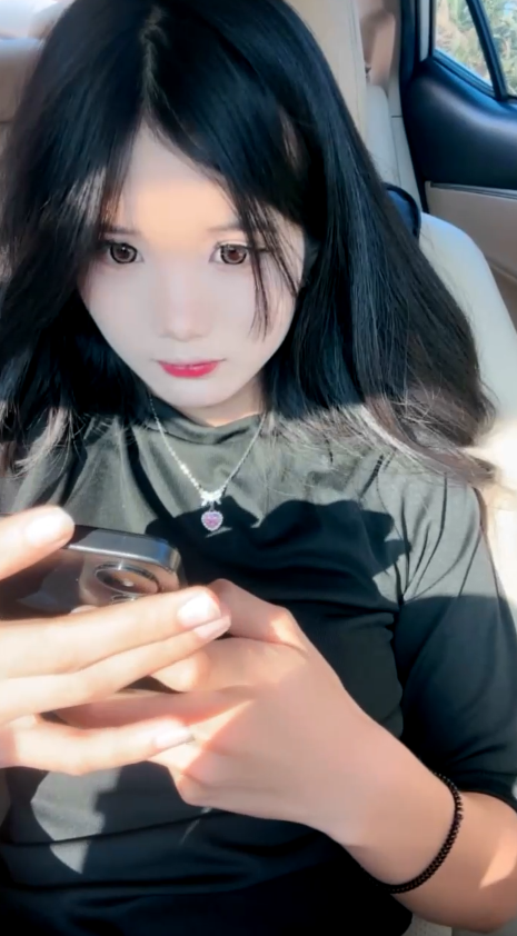【水嫩宝宝】07年农村美少女 开车到野外野战