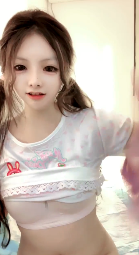 【一点萝】 雪白的裸体 粉嫩无毛逼 堪比充气娃娃