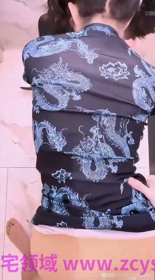 极品舞蹈福利姬【贝璃珞】旗袍 这么花的猫咕你想怎么玩