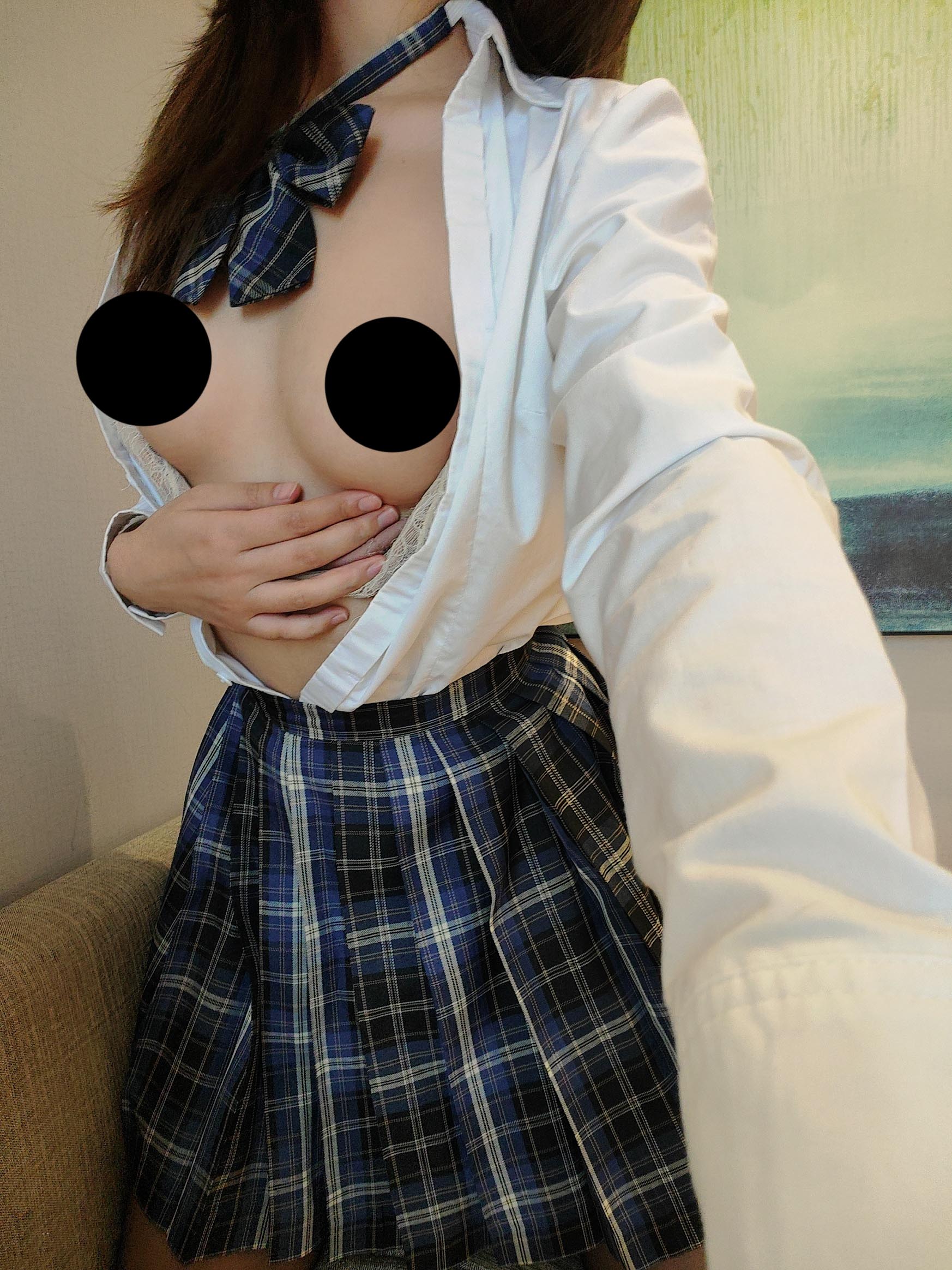 【新】反差研究生【咬咬小鳄鱼】私人订制 【64P+121V】【3.26Gpikpak云盘】