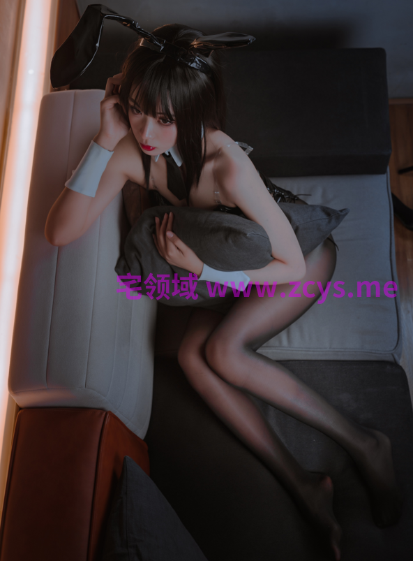 轩萧学姐 - 黑丝兔女郎 【38P51.8M】