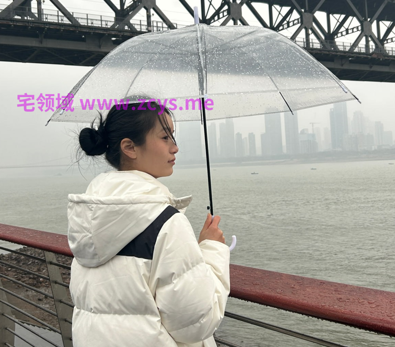 身材苗条邻家妹露脸打炮自拍，阴毛浓密是个反差女，无套后入打桩，高潮脸刺激6p11v922m
