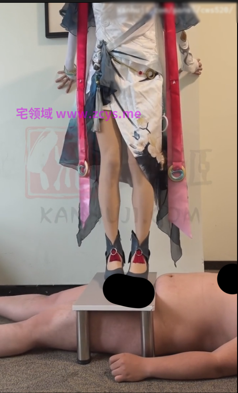【新】踩鸡爱好者-王者荣耀cos，公孙离离恨烟隔板踩鸡足交❤️【1V】【471MBpikpak云盘】