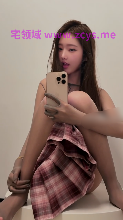 抖音颜值嫩妹【胡逗逗】好身材大长腿,奶圆毛少,颜值非常顶,摸逼自慰高潮33v276m